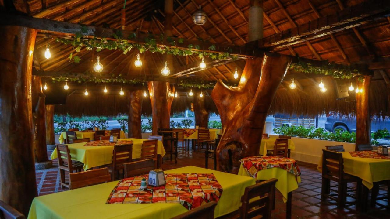 Hotel Y Restaurante Meson Del Gitano Caucasia Exterior foto