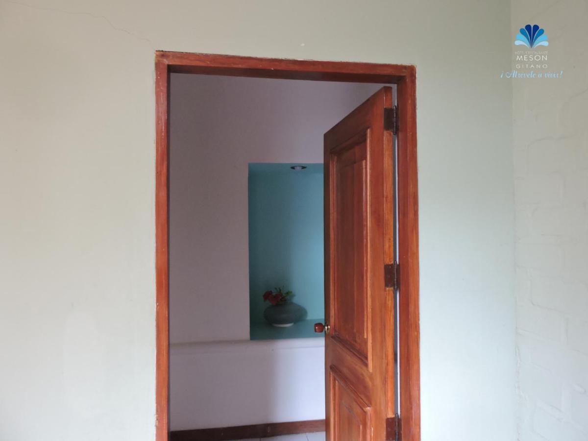 Hotel Y Restaurante Meson Del Gitano Caucasia Cameră foto