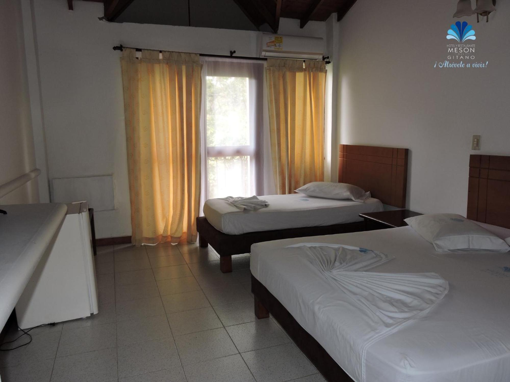 Hotel Y Restaurante Meson Del Gitano Caucasia Cameră foto
